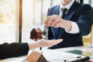 How to Choose the Right Neighborhood Before Buying a Home